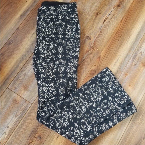 Obermeyer Printed Black/White Bond Ski Pant- Women's. Like new - Picture 2 of 8